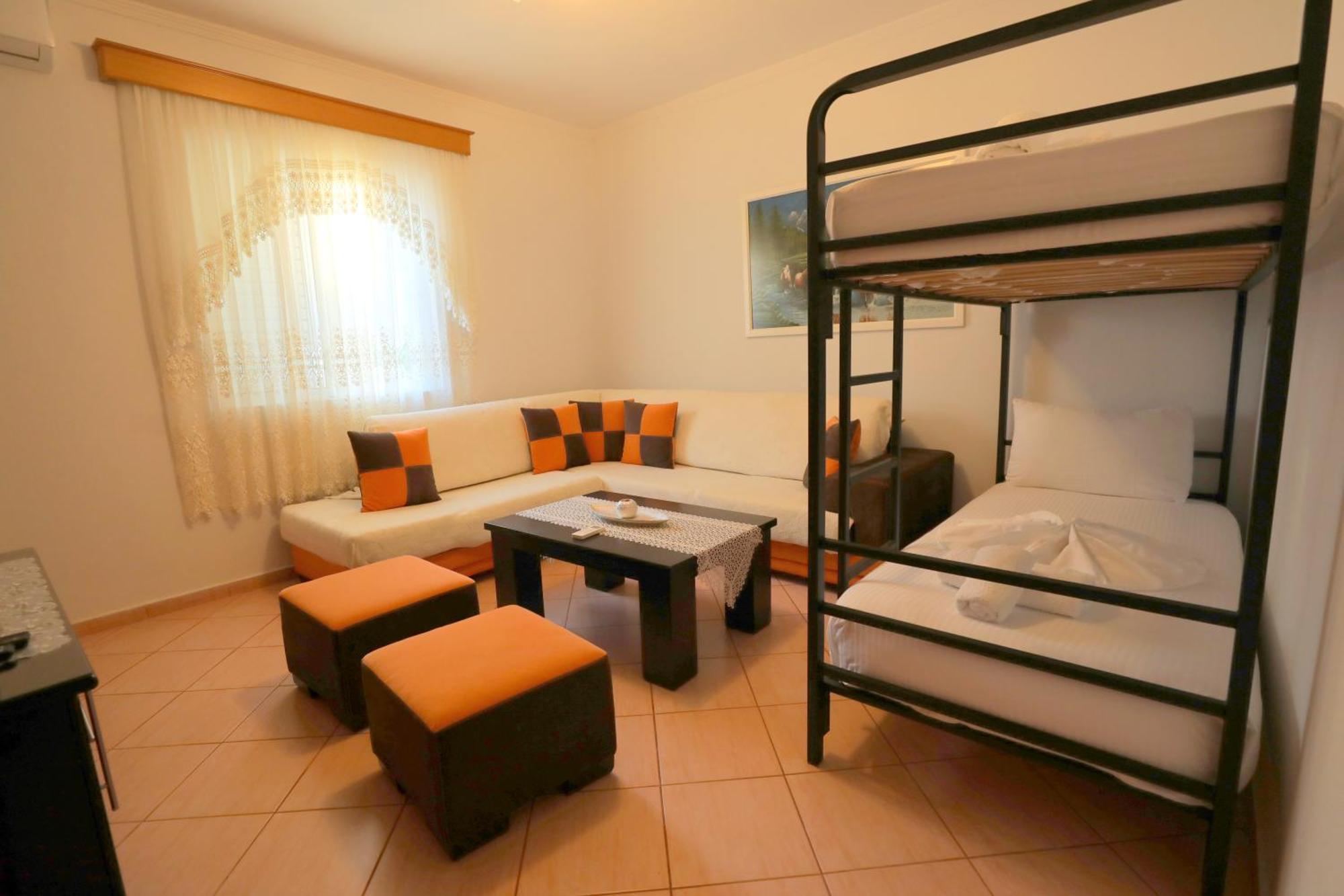 Villa Kevin'S Sarande Bagian luar foto