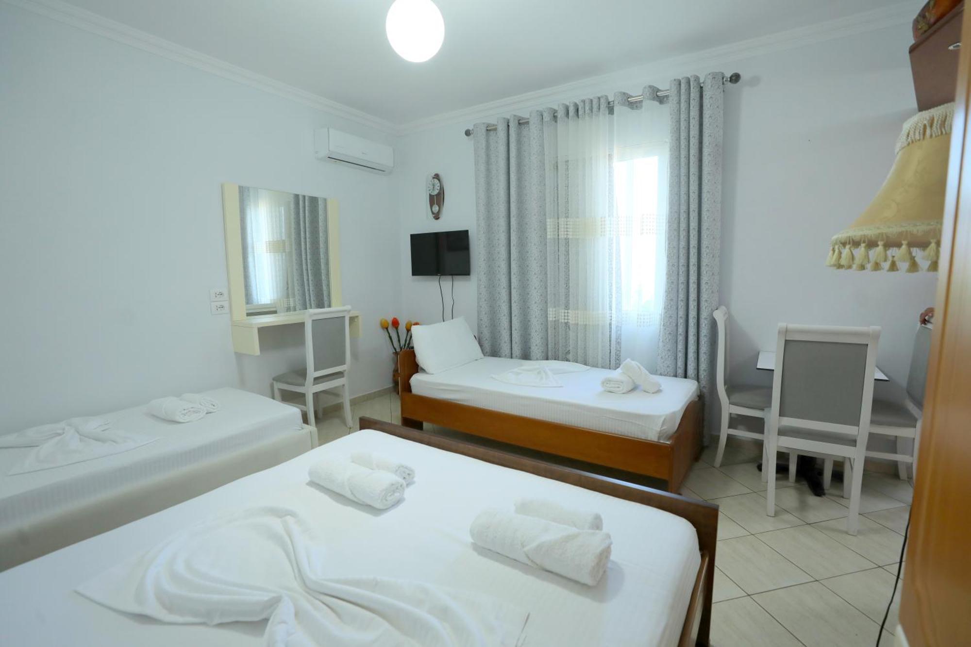 Villa Kevin'S Sarande Bagian luar foto