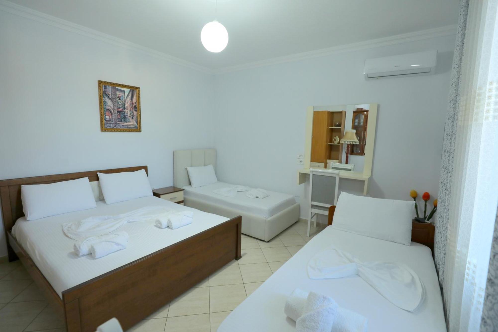 Villa Kevin'S Sarande Bagian luar foto