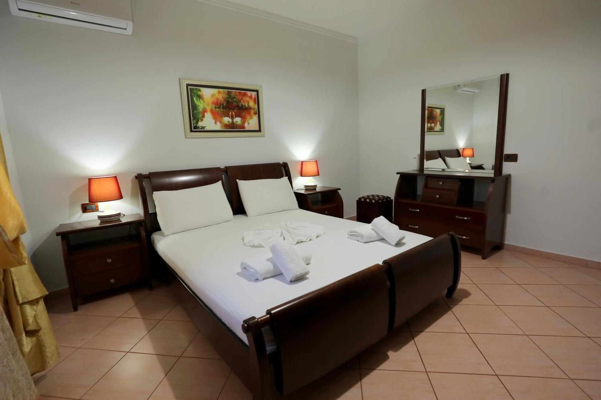 Villa Kevin'S Sarande Bagian luar foto